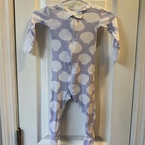 The Beaufort Bonnet Company Seashell Print Footie